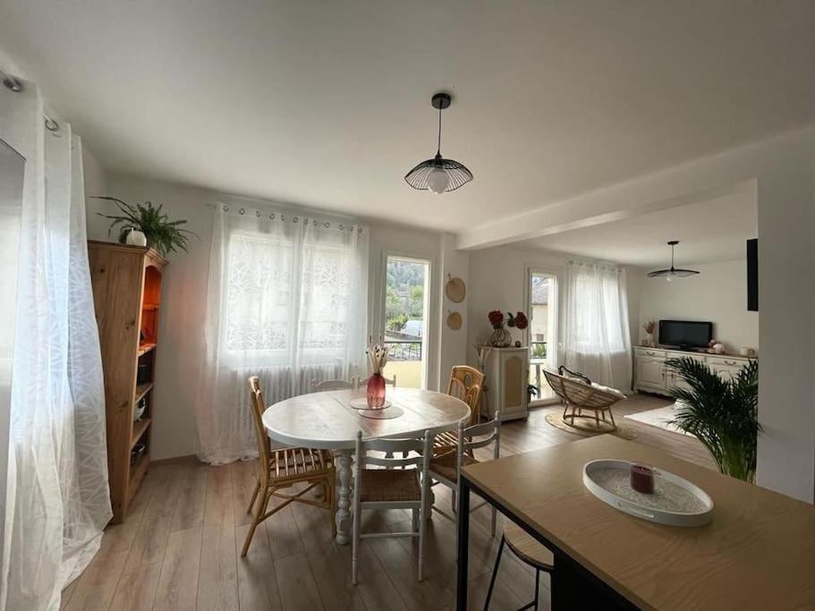 Superbe Appartement Avec Salle De Jeux Vaux-lès-Saint-Claude Extérieur photo